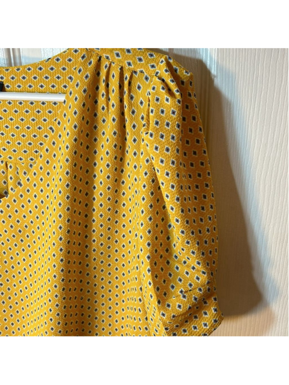 Adrianna Papell Medium Yellow Diamond Blouse - Picture 3 of 6